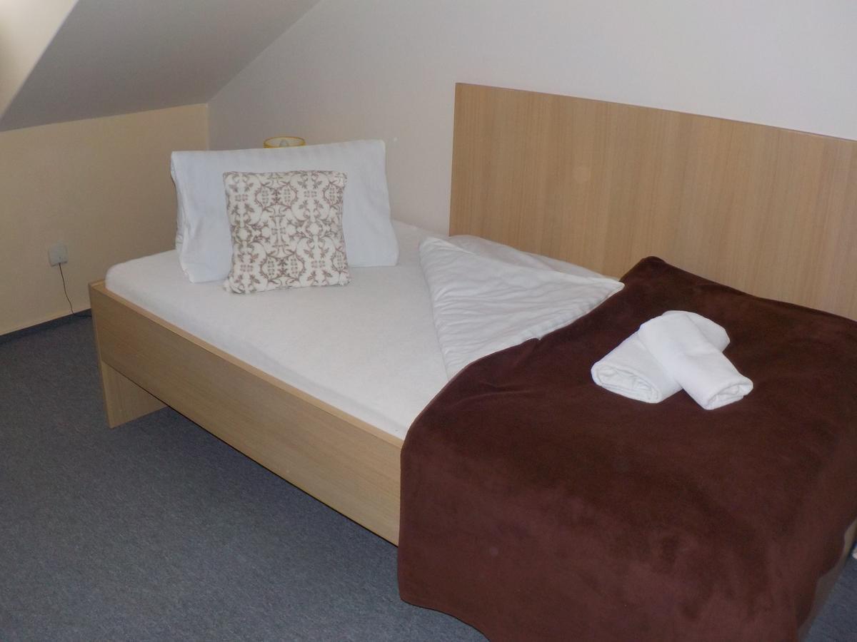 Hotel Krivan Kysucke Nove Mesto Δωμάτιο φωτογραφία